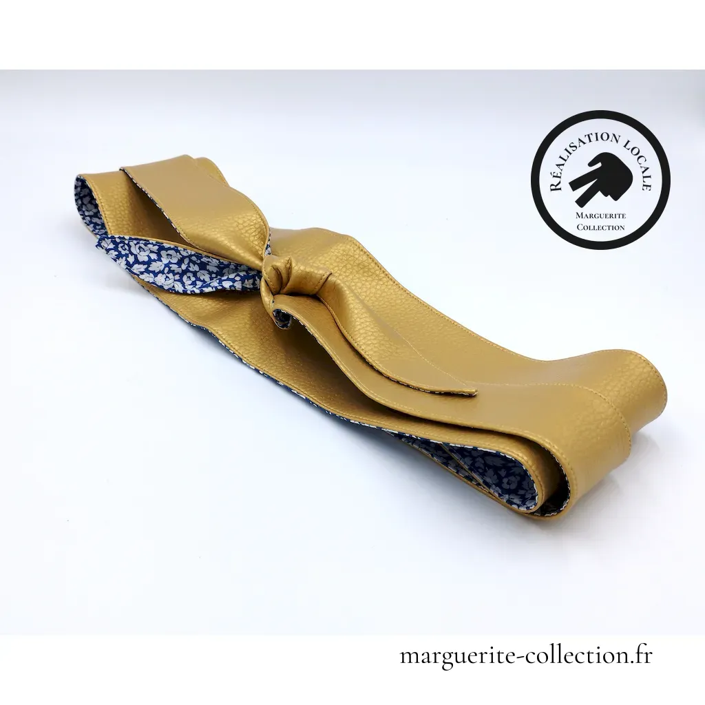 Marguerite-Collection_Ceinture_dore_Feather_Meadow_Denim_183340 Marguerite Collection Ceinture dore Feather Meadow Denim 183340 - 40,00 €