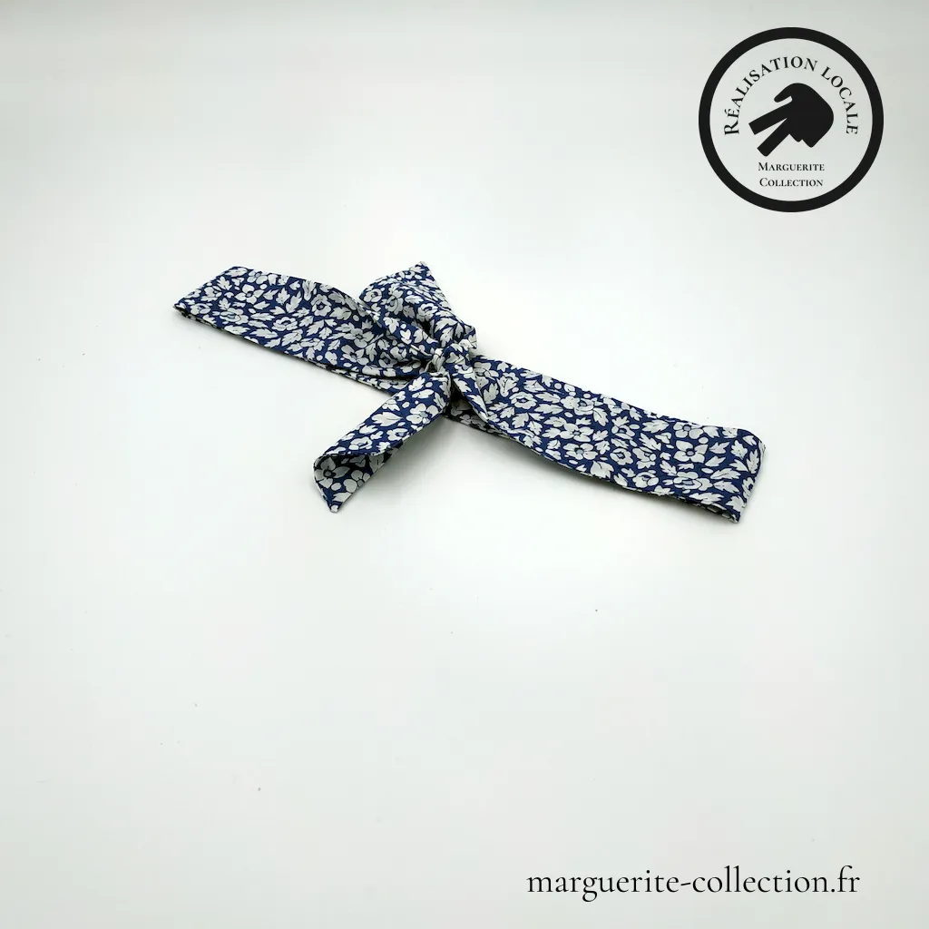 Marguerite-Collection_bandeaufillelibertyfeathermeadowdenim_174220 Marguerite Collection bandeaufillelibertyfeathermeadowdenim 174220 - Bandeau fille en tissu Liberty of London. Fait main en France. - 10,00 €